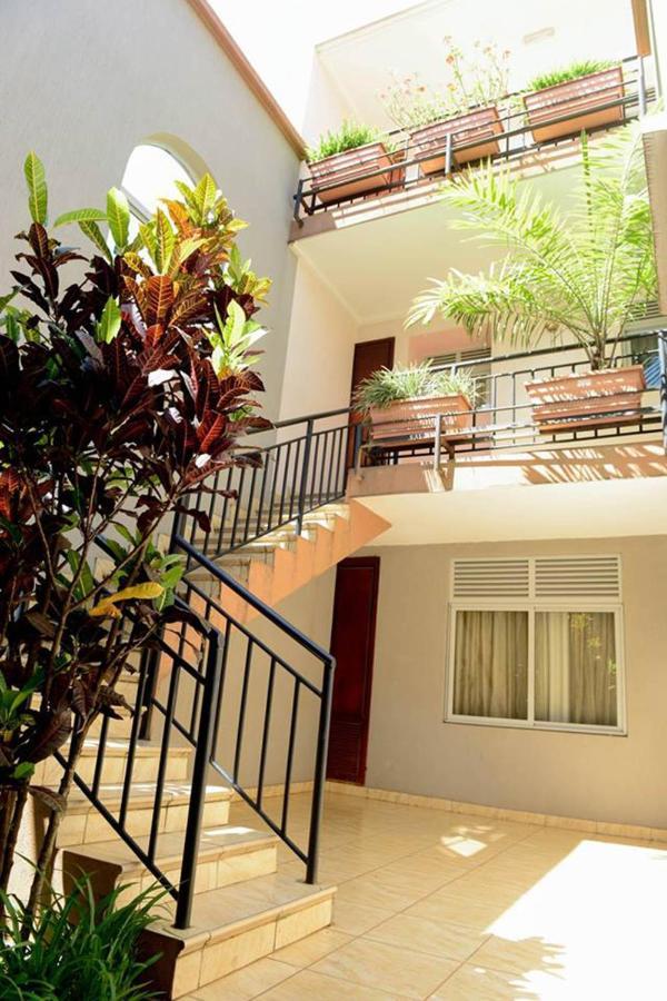 Room In Bb - Enjoy You Vacation Wail Staying In This Single Room Fit For 2 People 키갈리 외부 사진